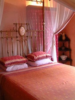236 Hurumzi Hotel