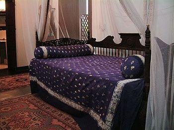 Hotel 236 Hurumzi